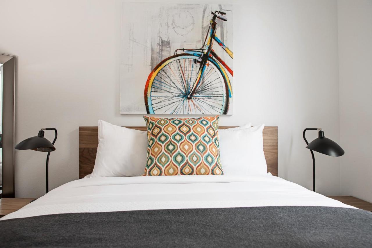 Domicile Suites At Marina Slu Сіетл Екстер'єр фото